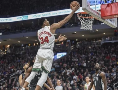 «Μυθικός» Αντετοκούνμπο με triple double - Έτσι «διέλυσε» τους Νετς (βίντεο)